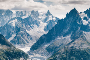 关注体育电竞联赛,感受数字时代的脉搏!